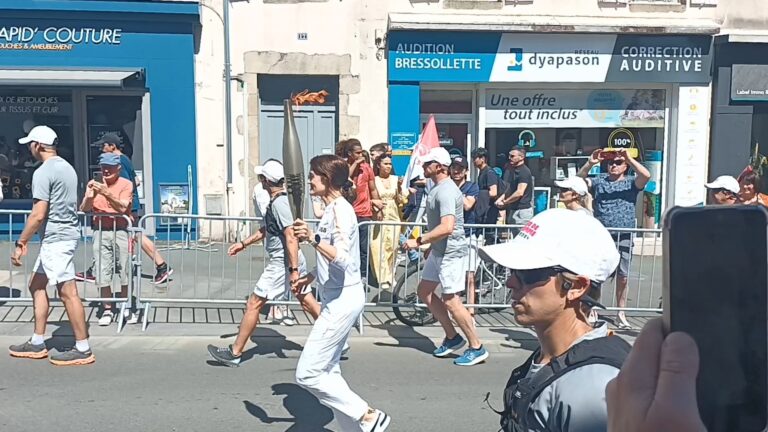 Lire la suite à propos de l’article La Flamme Olympique passe devant notre agence